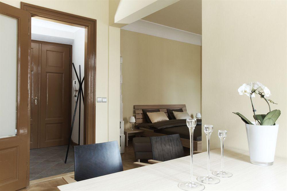 3 Epoques By Adrez Apartmán *