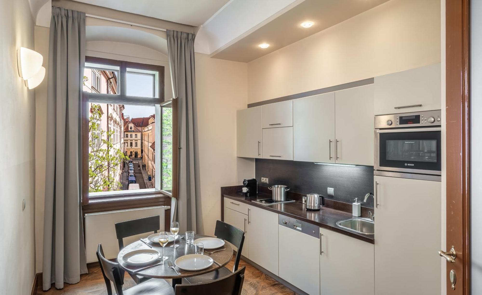 3 Epoques By Adrez Apartmán *