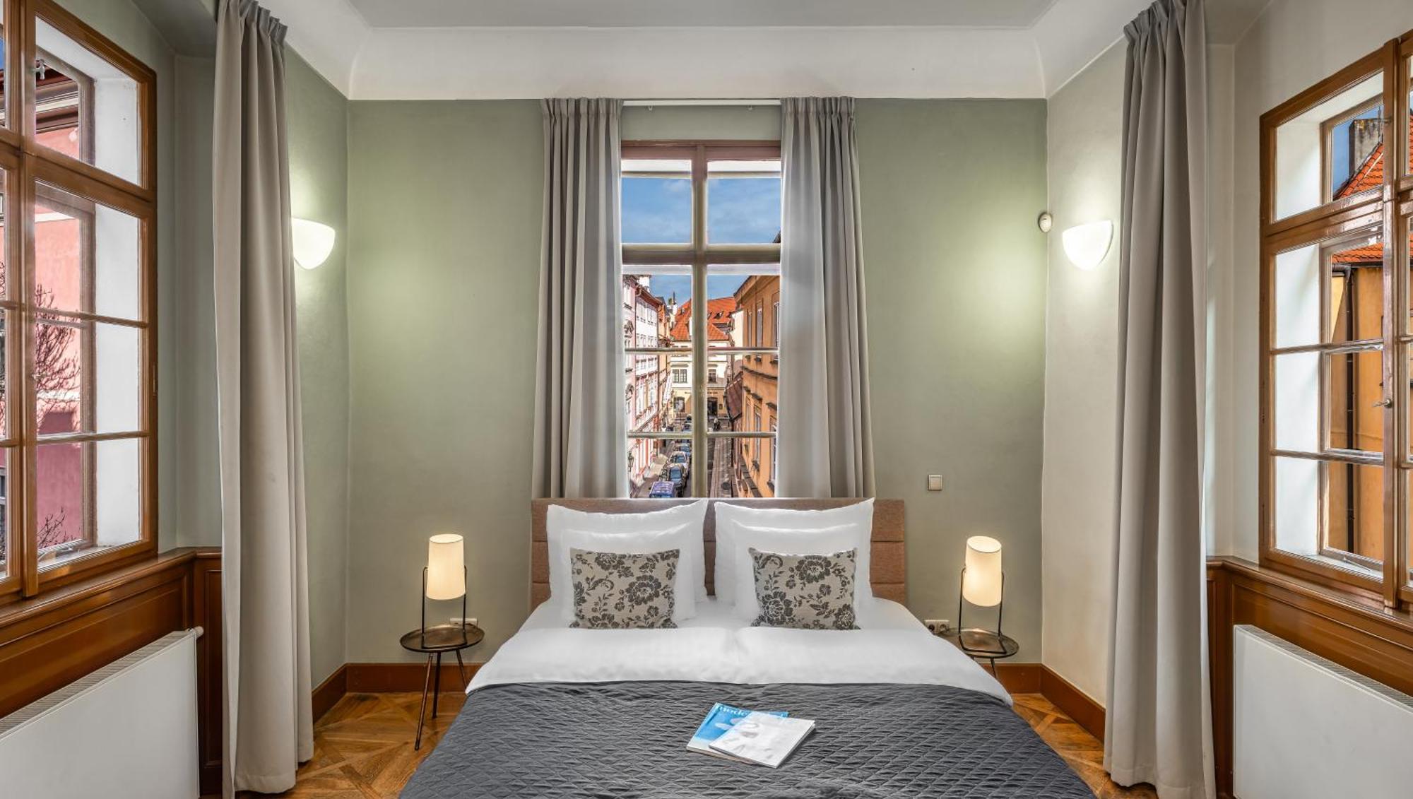3 Epoques By Adrez * Praha